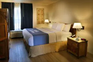 Days Inn & Suites by Wyndham Llano hotel detail image 1