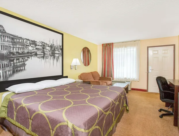 Super 8 by Wyndham Sumter hotel detail image 4