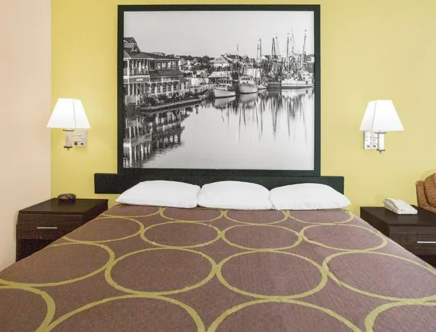 Super 8 by Wyndham Sumter hotel detail image 3