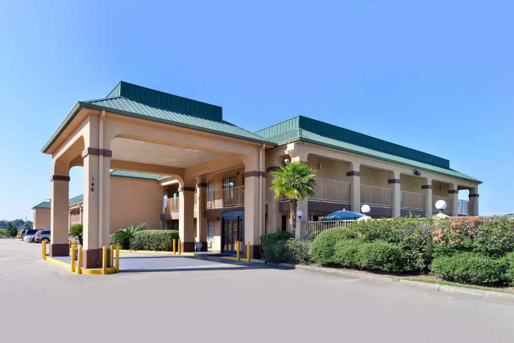 Americas Best Value Inn Denham Springs Baton Rouge hotel hero