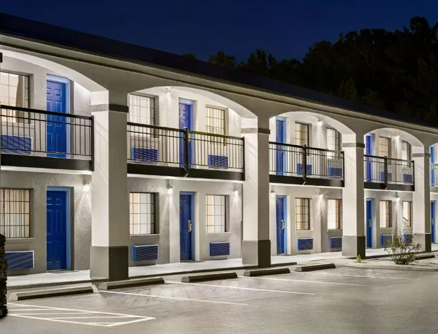 Days Inn by Wyndham Fulton hotel detail image 2