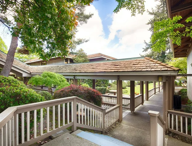 Red Lion Hotel Bellevue hotel detail image 3