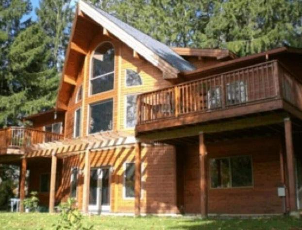 Whistler's Inn Bed & Breakfast hotel detail image 3