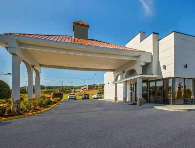 Econo Lodge White Pine Morristown I-81 & I-40 Split hotel detail image 1