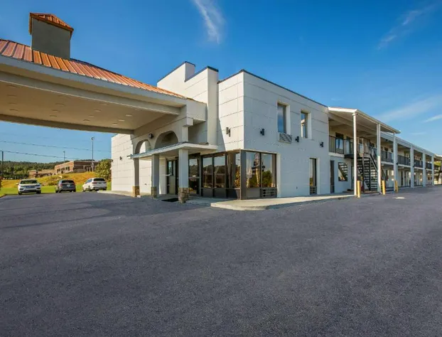 Econo Lodge White Pine Morristown I-81 & I-40 Split hotel detail image 2