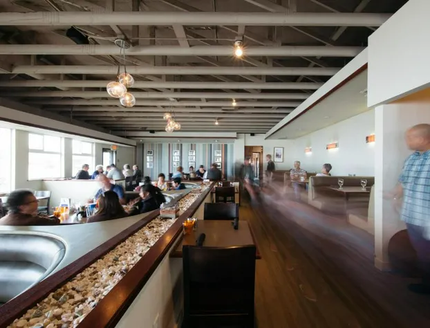 Surftides Lincoln City hotel detail image 4