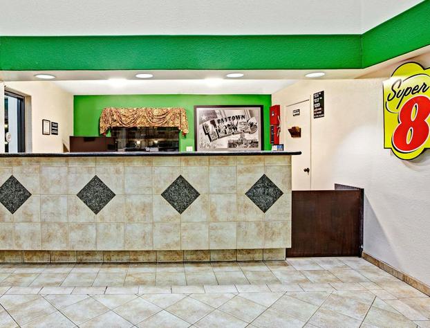 Super 8 by Wyndham Baytown / I-10 hotel detail image 2