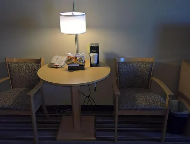 Super 8 by Wyndham Dillon hotel detail image 3