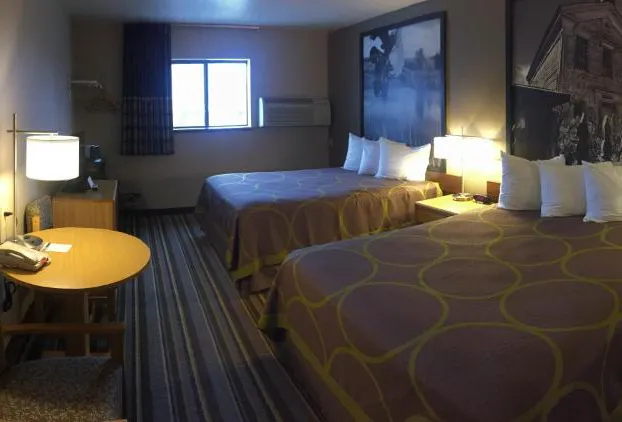 Super 8 by Wyndham Dillon hotel detail image 4
