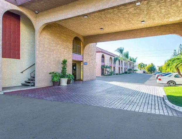 Rodeway Inn & Suites Colton-Riverside hotel detail image 1