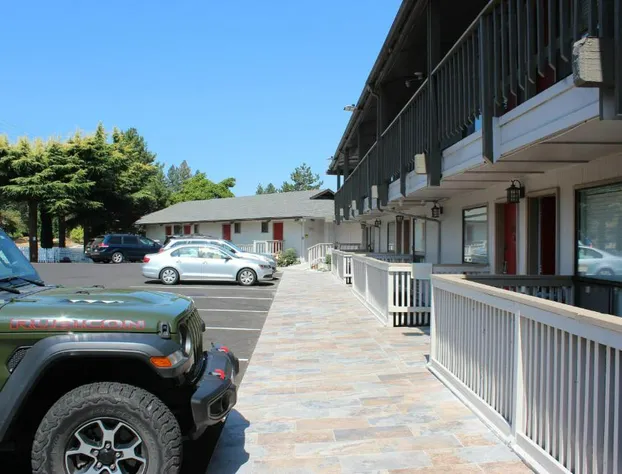 Cedarwood Inn of Ashland hotel detail image 1