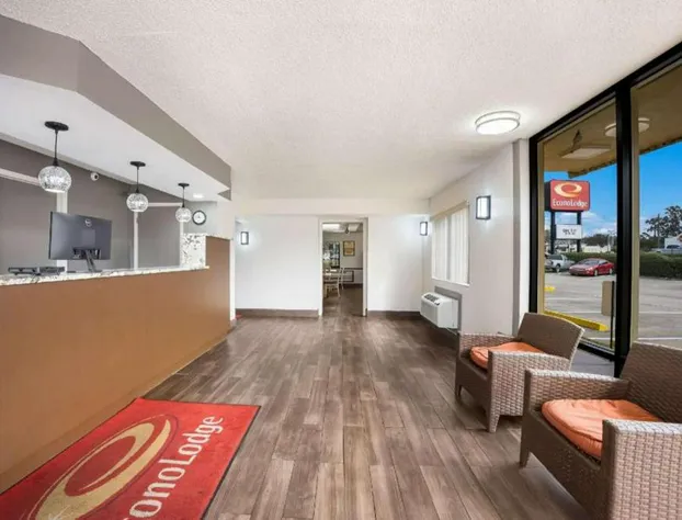 Econo Lodge Live Oak hotel detail image 4