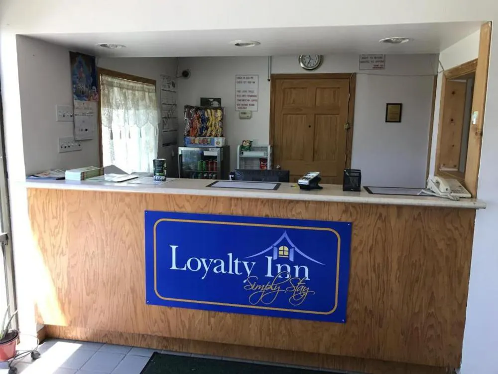 Loyalty Inn Maryville hotel hero