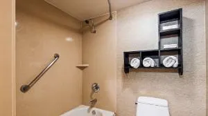 Best Western Brentwood Inn hotel detail image 3