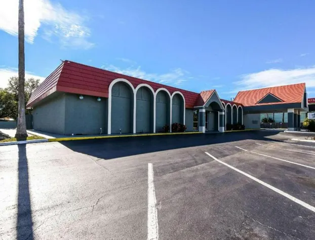 Econo Lodge Tampa near Busch Gardens hotel detail image 1