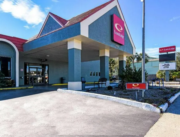 Econo Lodge Tampa near Busch Gardens hotel detail image 2