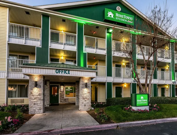 HomeTowne Studios by Red Roof Fresno - West hotel detail image 1