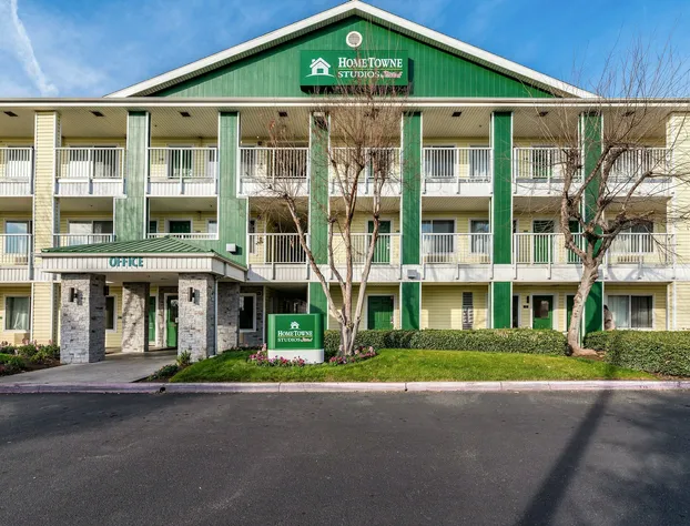 HomeTowne Studios by Red Roof Fresno - West hotel detail image 2