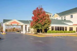 Clarion Inn hotel hero