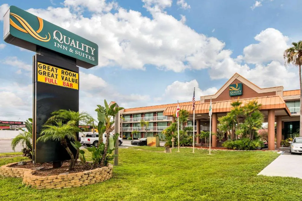 Quality Inn & Suites Tarpon Springs South hotel hero