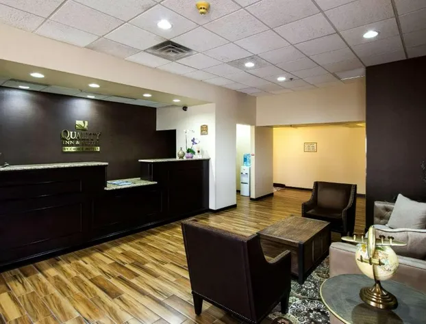 Quality Inn & Suites Moline - Quad Cities hotel detail image 2