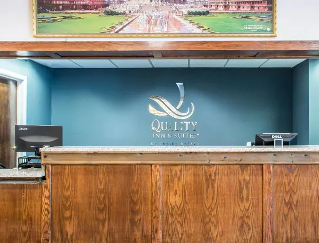 Quality Inn & Suites Palm Island Indoor Waterpark hotel detail image 1