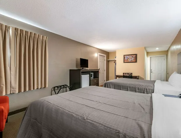 Rodeway Inn Lake George Outlets hotel detail image 3