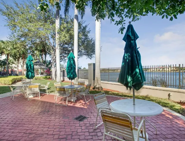 La Quinta Inn & Suites by Wyndham Ft. Lauderdale Airport hotel detail image 4