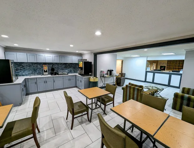 La Quinta Inn by Wyndham Chicago Willowbrook hotel detail image 2