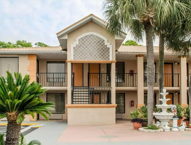 Quality Inn near Manatee Springs State Park hotel detail image 3