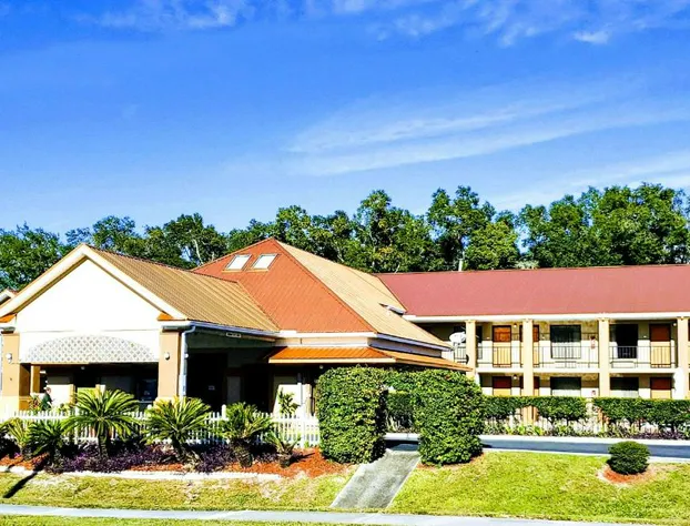 Quality Inn near Manatee Springs State Park hotel detail image 1