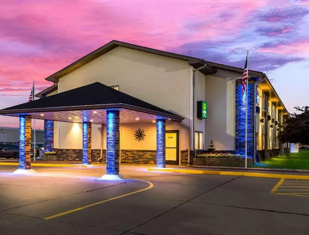 Quality Inn Galesburg near US Highway 34 and I-74 hotel detail image 2