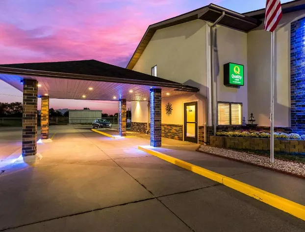 Quality Inn Galesburg near US Highway 34 and I-74 hotel detail image 3