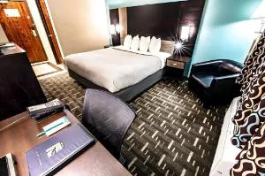 Quality Inn Galesburg near US Highway 34 and I-74 hotel detail image 2