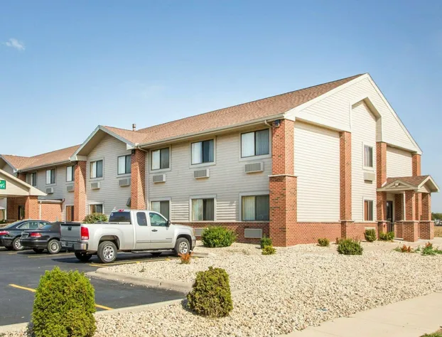 Quality Inn Ottawa near Starved Rock State Park hotel detail image 1