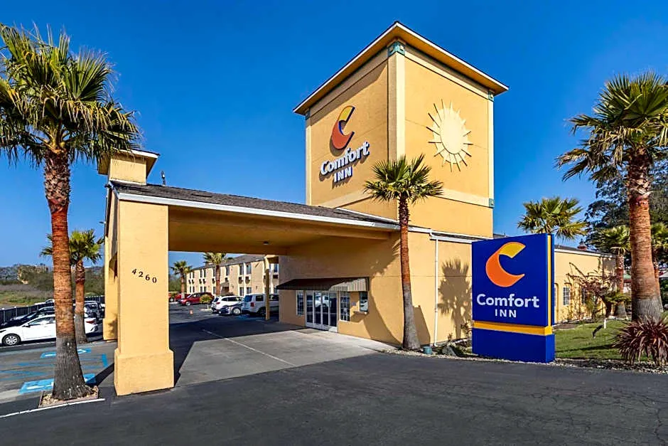Comfort Inn Eureka hotel hero