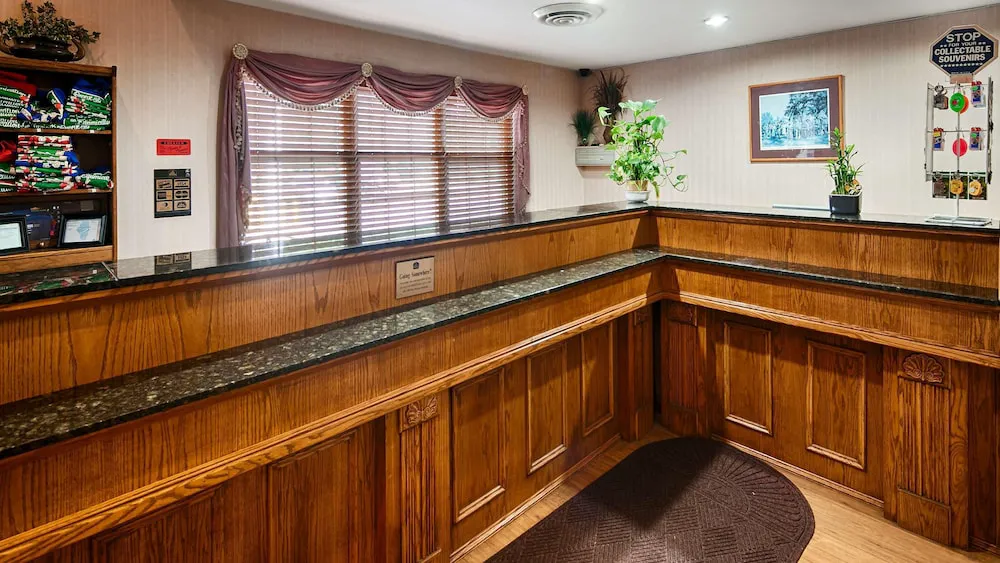 Baymont by Wyndham Chester IL hotel hero