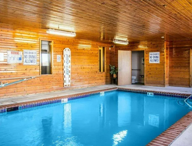 Econo Lodge Longmont East hotel detail image 4