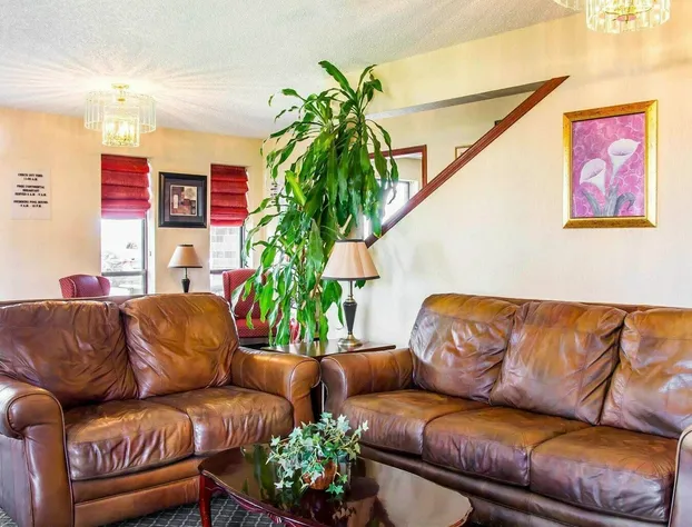 Econo Lodge Longmont East hotel detail image 3