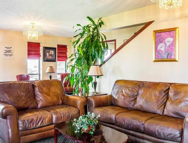 Econo Lodge Longmont East hotel detail image 3