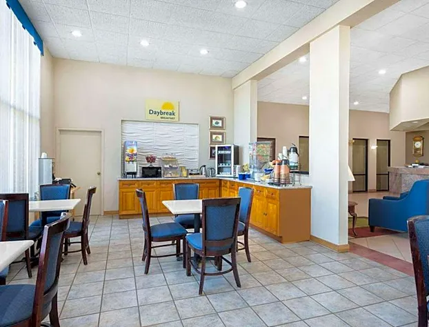 Days Inn by Wyndham Mocksville hotel detail image 4