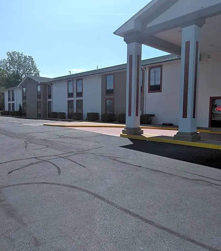 Quality Inn & Suites hotel hero