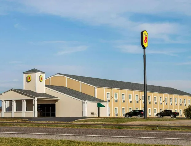 Super 8 by Wyndham Gainesville TX hotel detail image 1