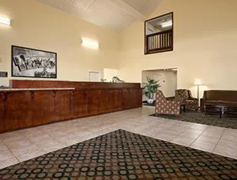 Super 8 by Wyndham Gainesville TX hotel detail image 4