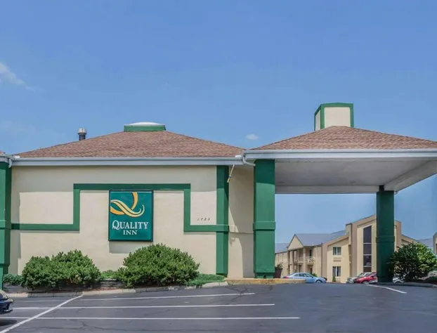 Quality Inn Port Clinton Waterfront hotel detail image 1