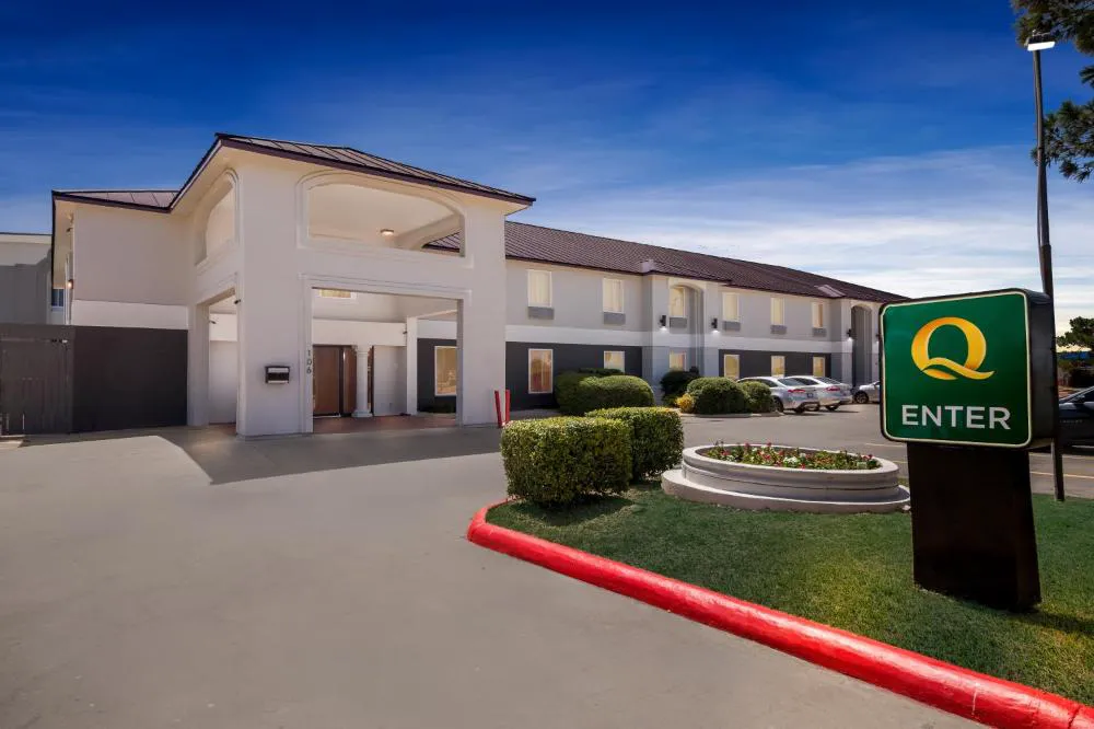 Quality Inn Bastrop hotel hero