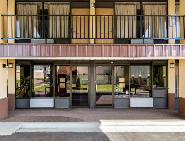 Quality Inn Paris hotel detail image 4