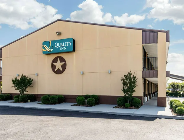 Quality Inn Paris hotel detail image 3