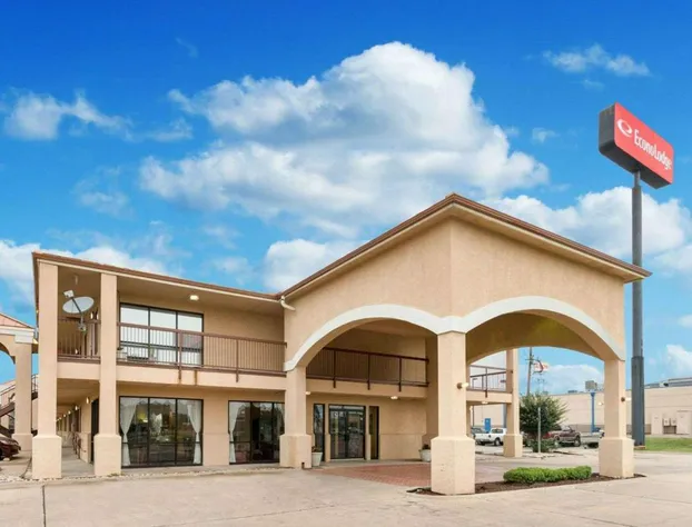 Econo Lodge Hillsboro I-35 hotel detail image 1