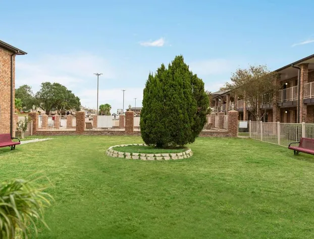 Super 8 by Wyndham Universal City hotel detail image 3